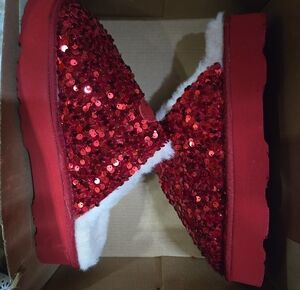 Bearpaw red Sequin mule shoe w/ wool blend interior and suede leather…